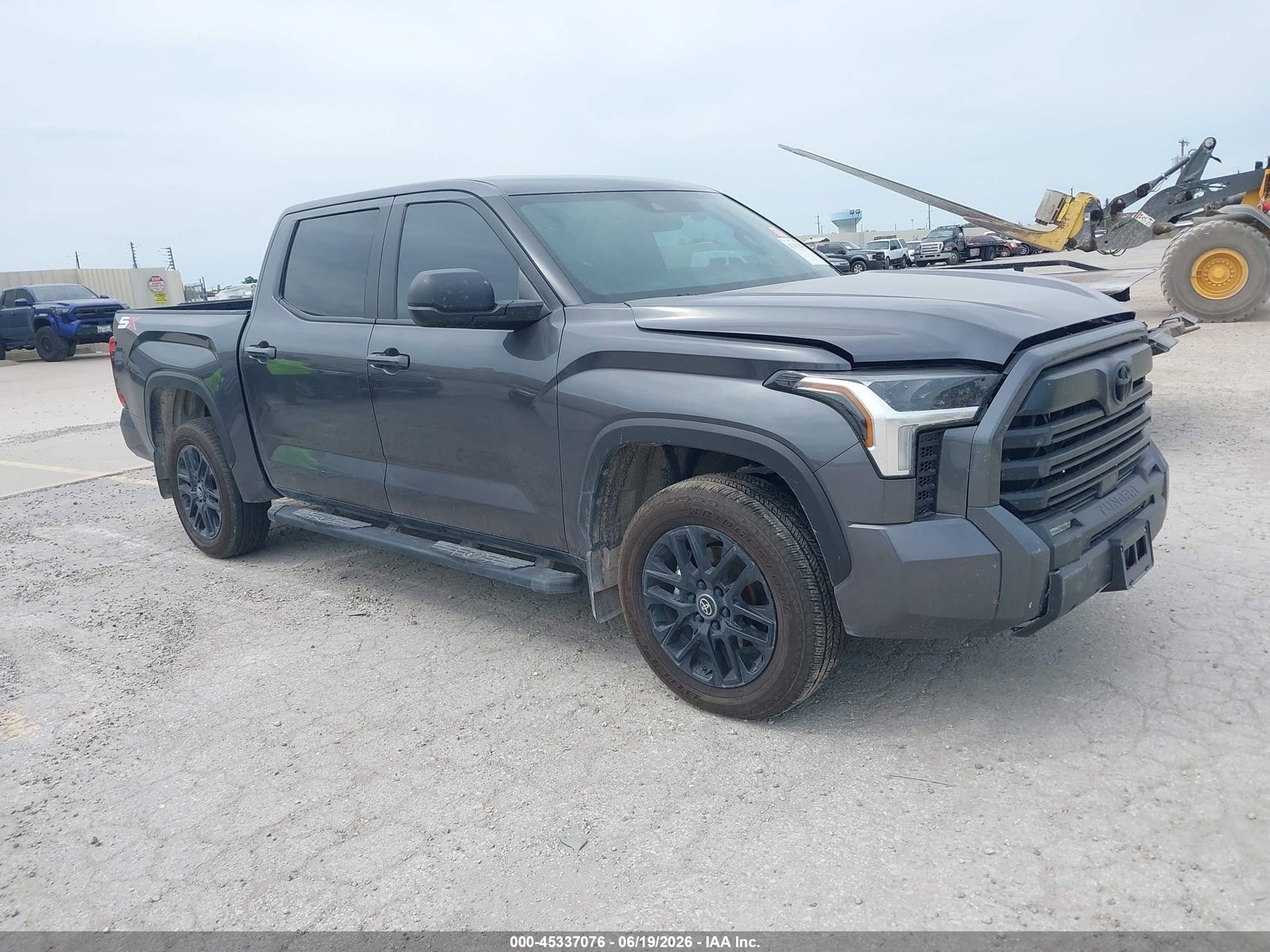 2026 TOYOTA TUNDRA SR5 CREWMAX 5.5' BED