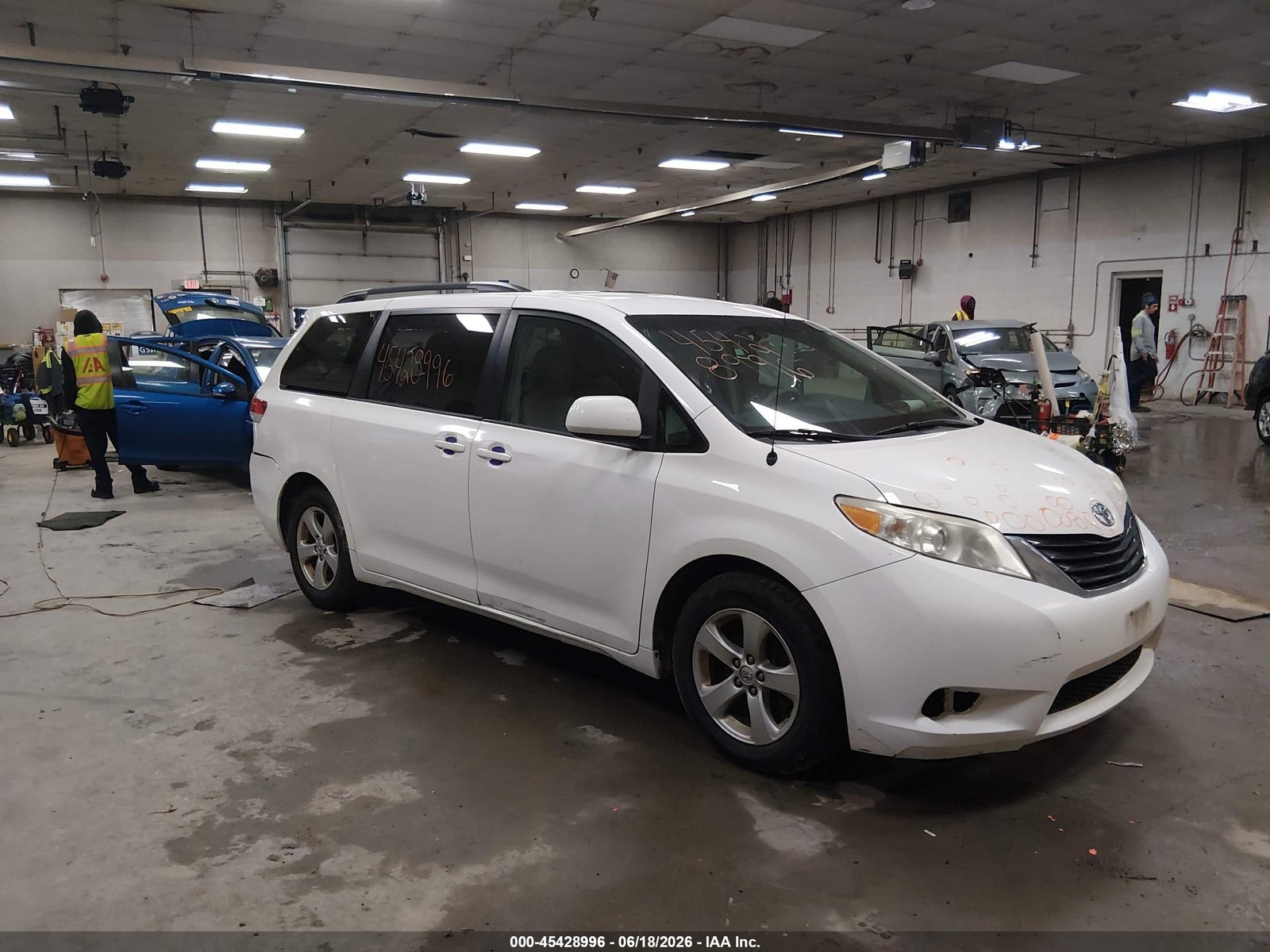 2014 TOYOTA SIENNA LE V6 8 PASSENGER