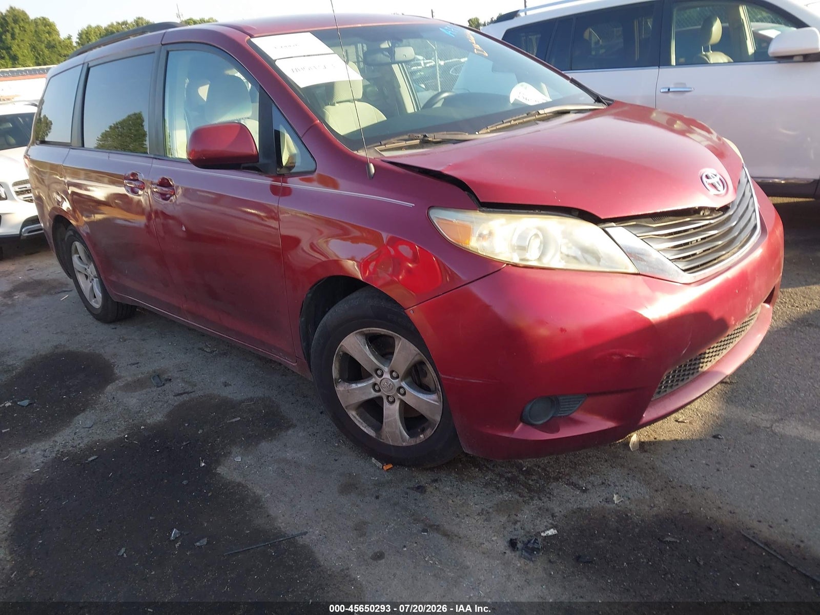 2011 TOYOTA SIENNA LE V6