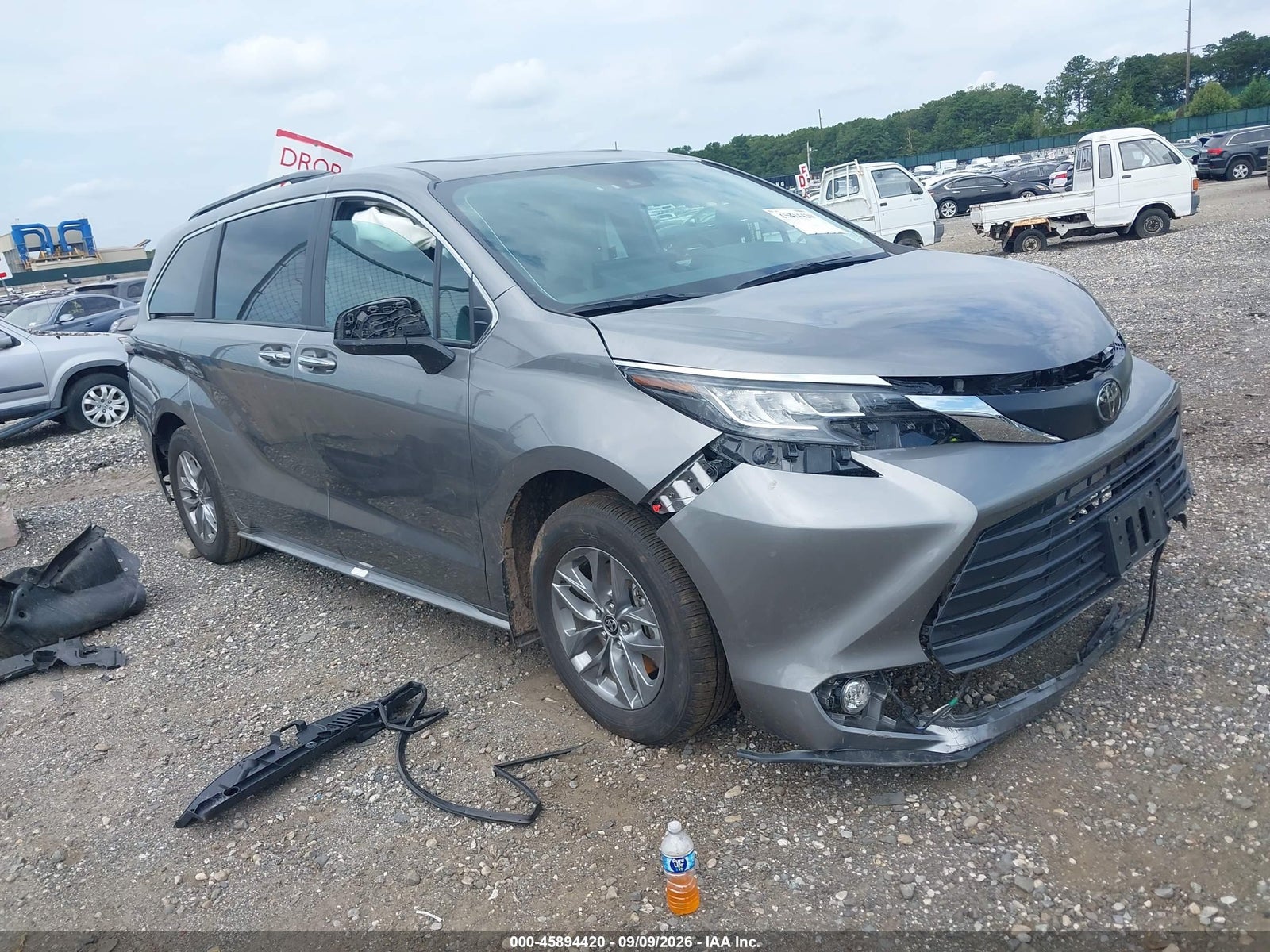 2026 TOYOTA SIENNA XLE