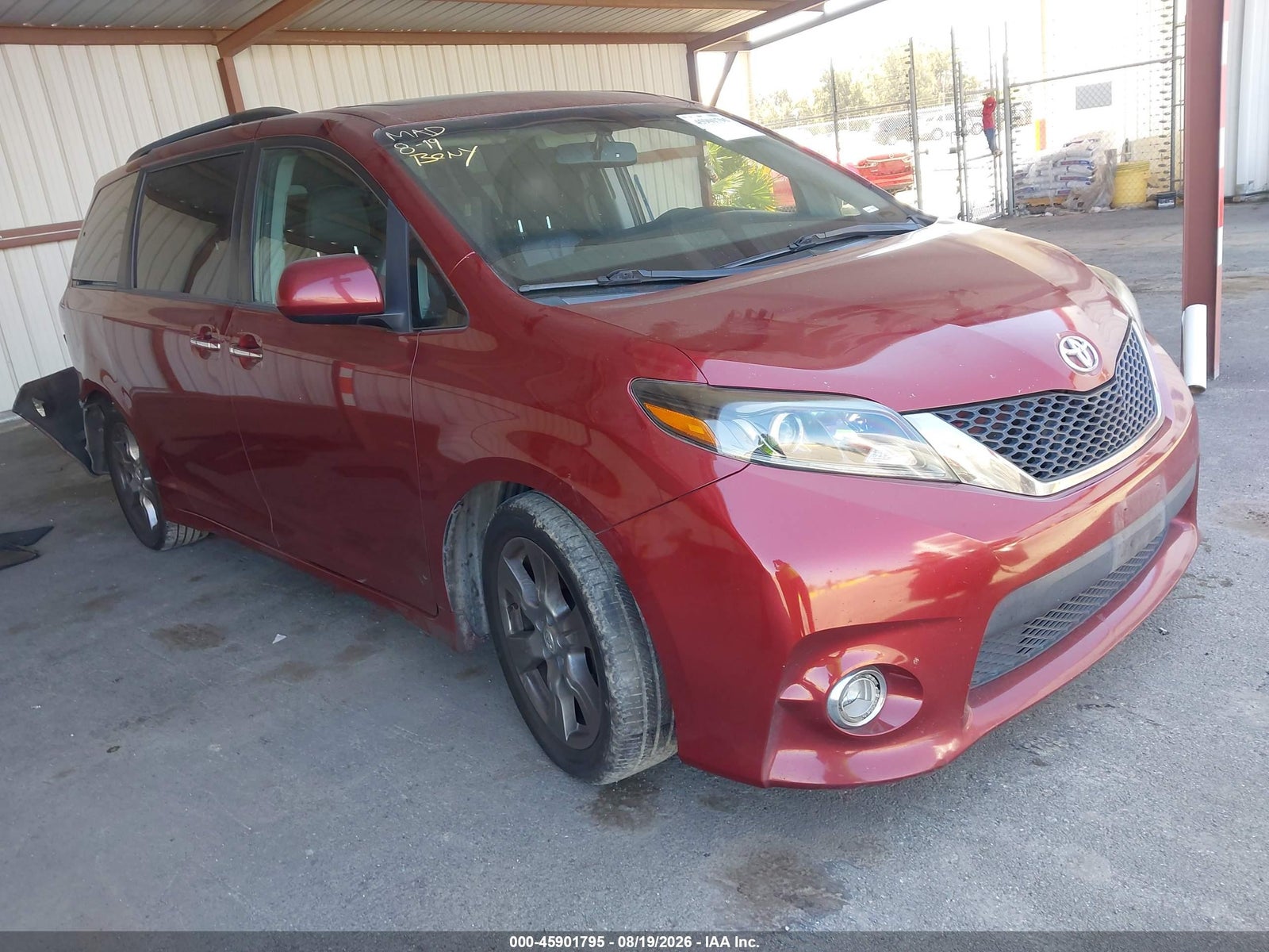 2017 TOYOTA SIENNA SE 8 PASSENGER