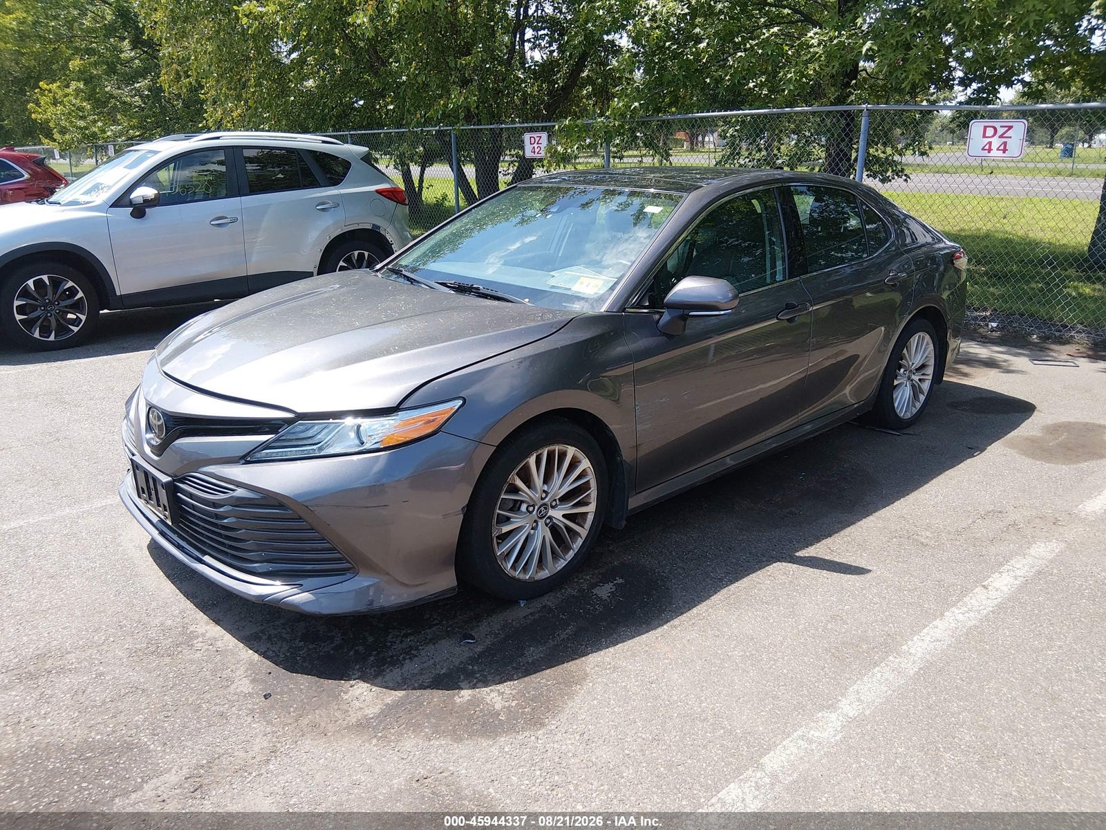 2019 Toyota Camry, auction photo 2
