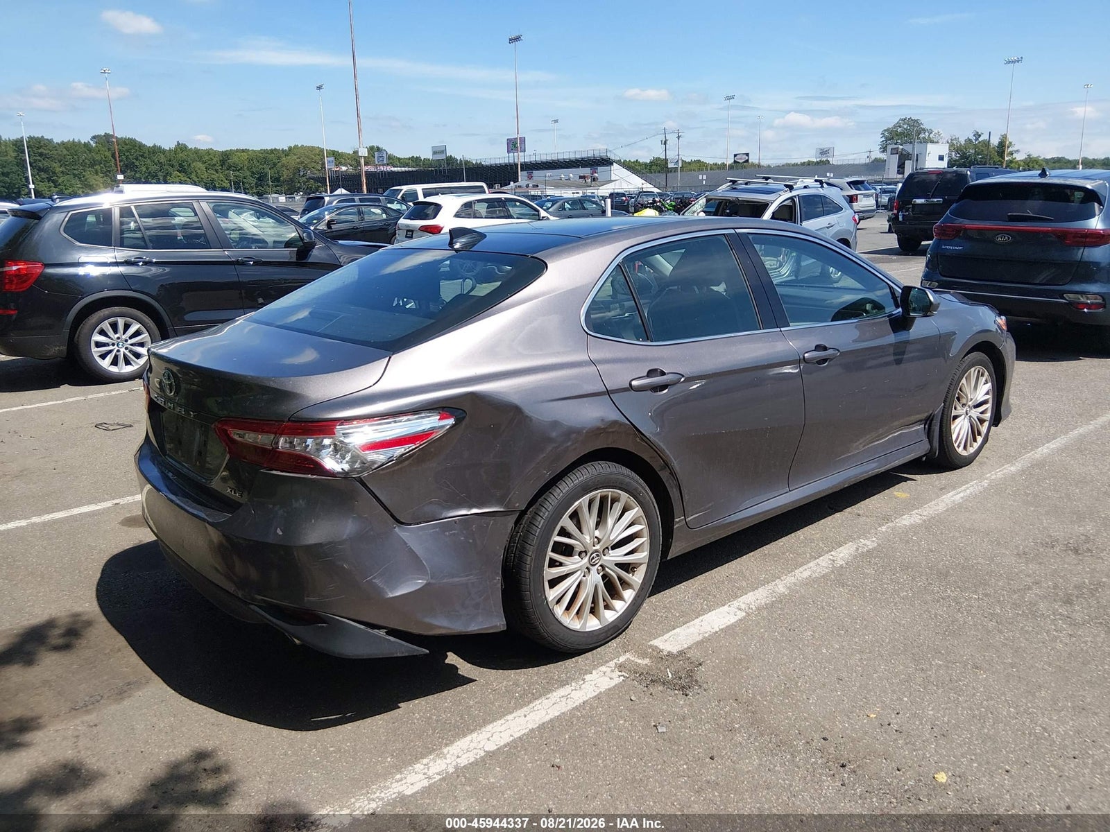 2019 Toyota Camry, auction photo 4