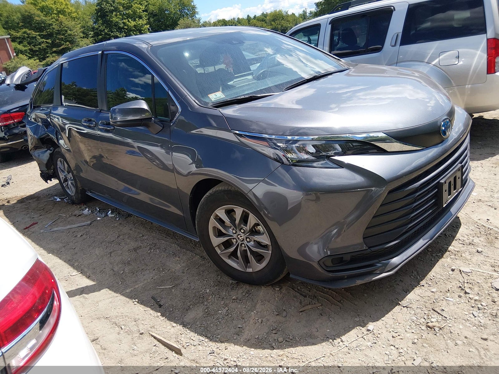 2025 TOYOTA SIENNA LE