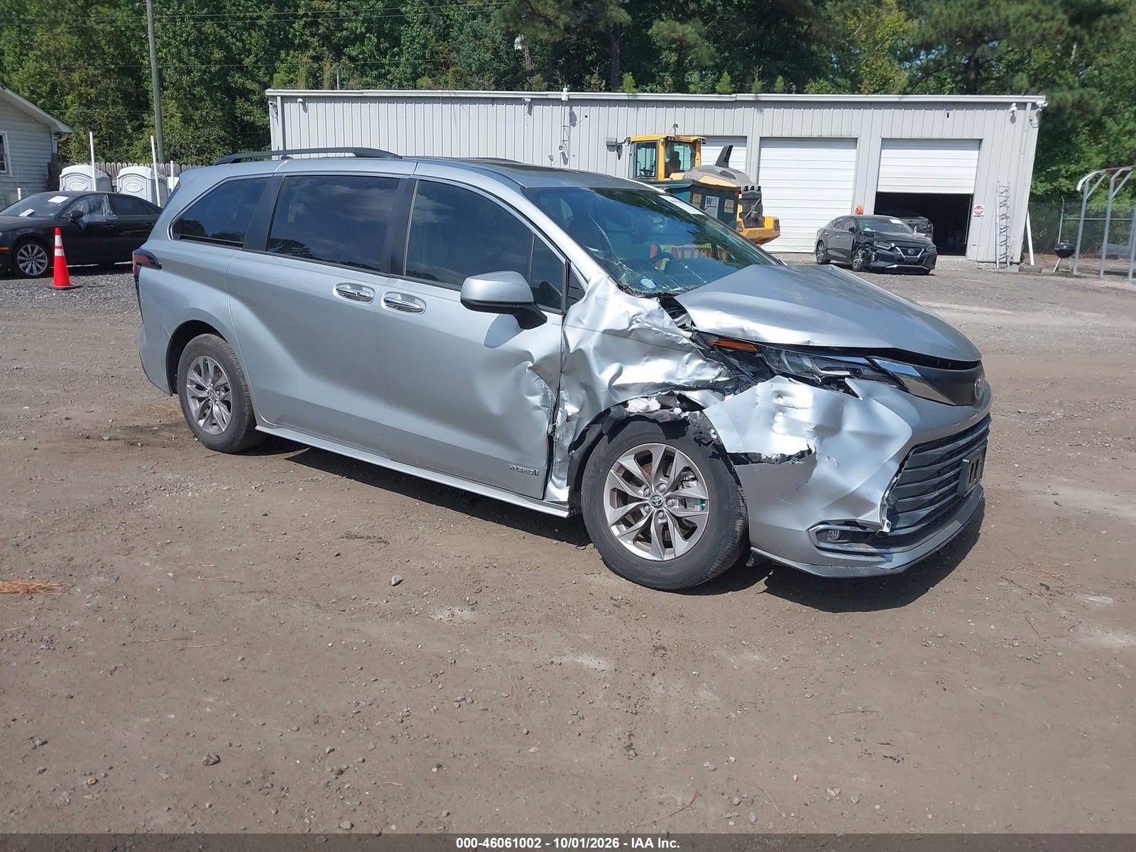 2021 TOYOTA SIENNA XLE
