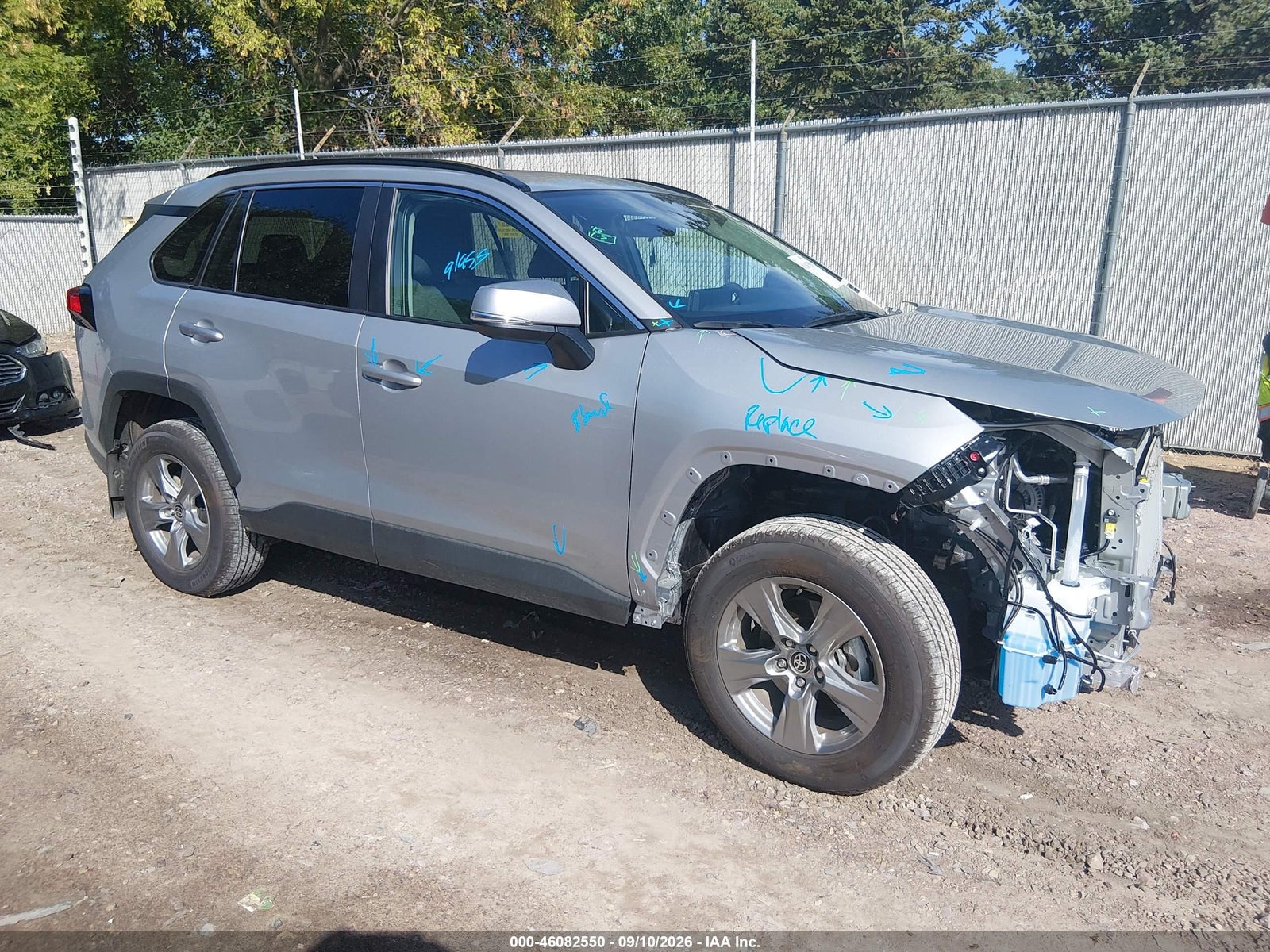 2025 TOYOTA RAV4 XLE