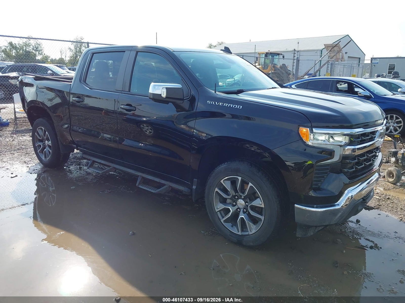 2023 CHEVROLET SILVERADO 1500 4WD  STANDARD BED LT