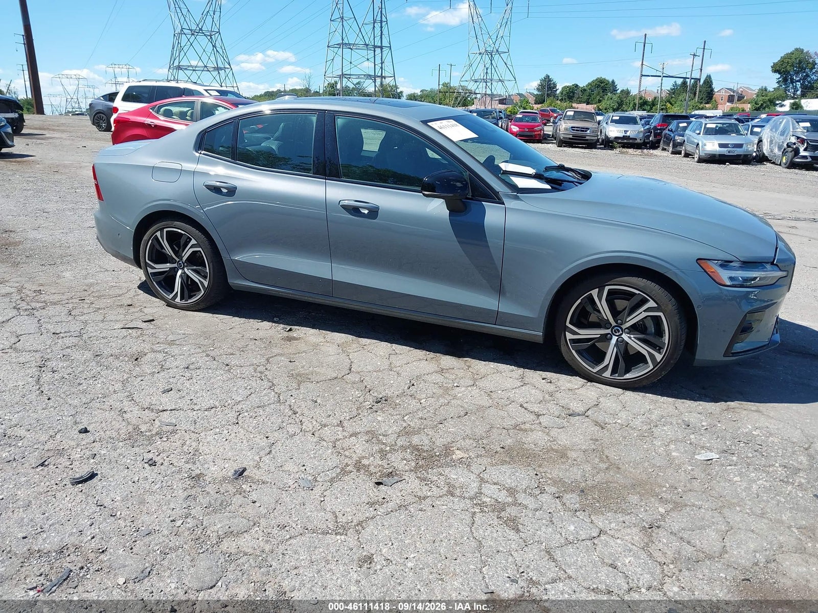 2024 VOLVO S60 B5 ULTIMATE DARK THEME