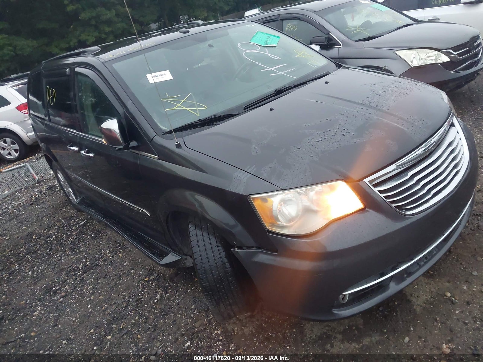 2011 CHRYSLER TOWN & COUNTRY TOURING-L