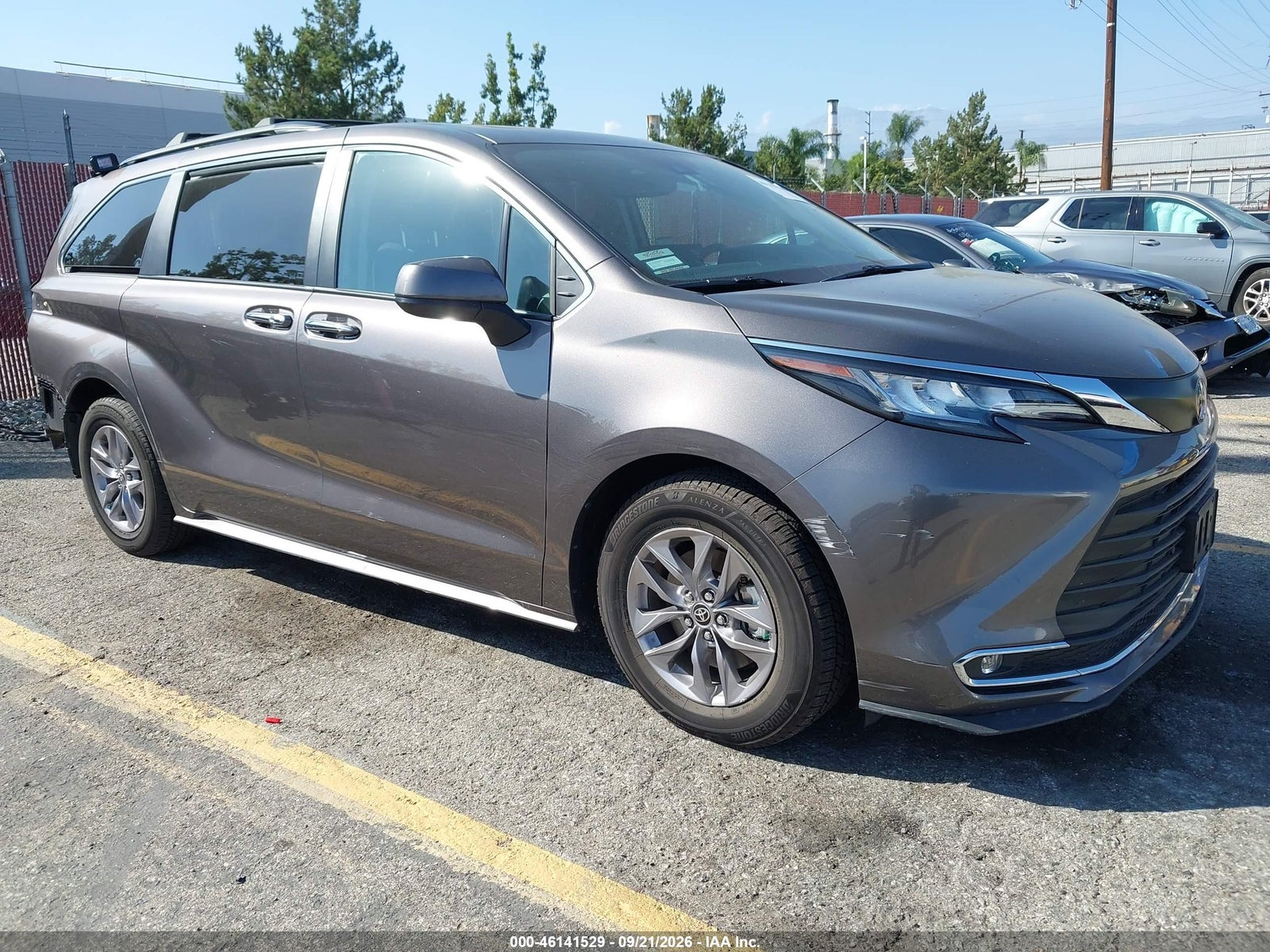 2022 TOYOTA SIENNA XLE