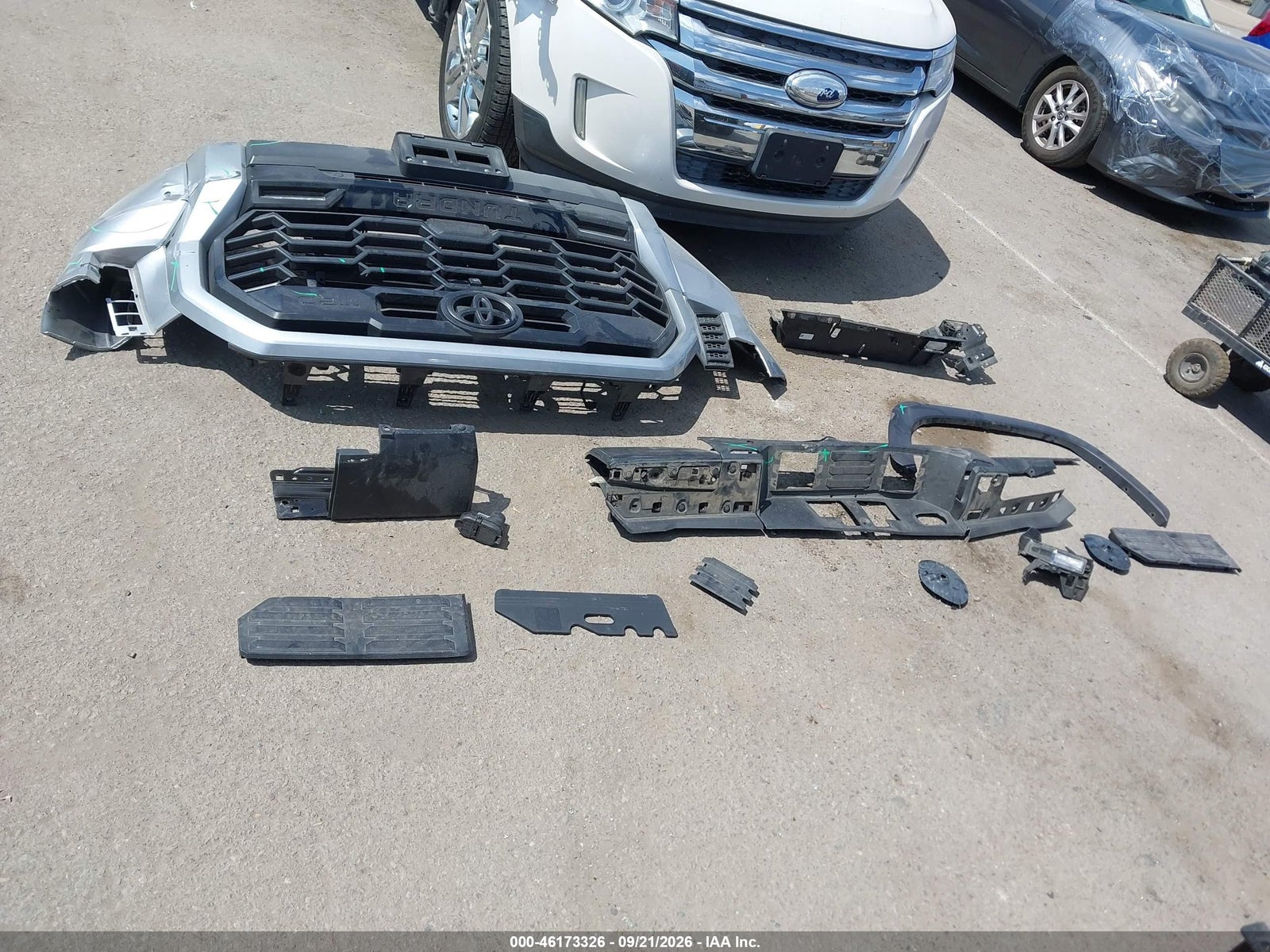 2025 Toyota Tundra 4WD, auction photo 12