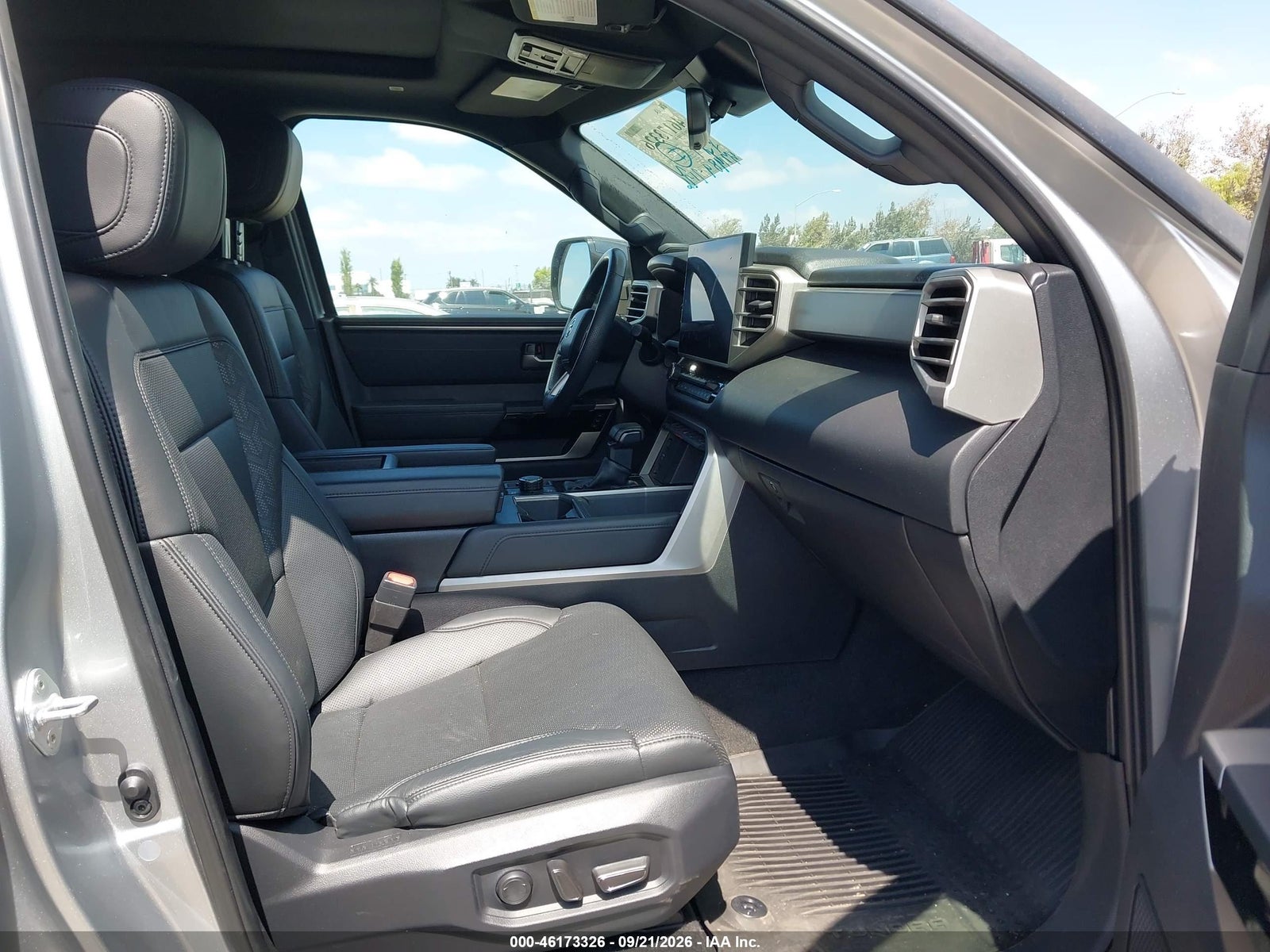 2025 Toyota Tundra 4WD, auction photo 5