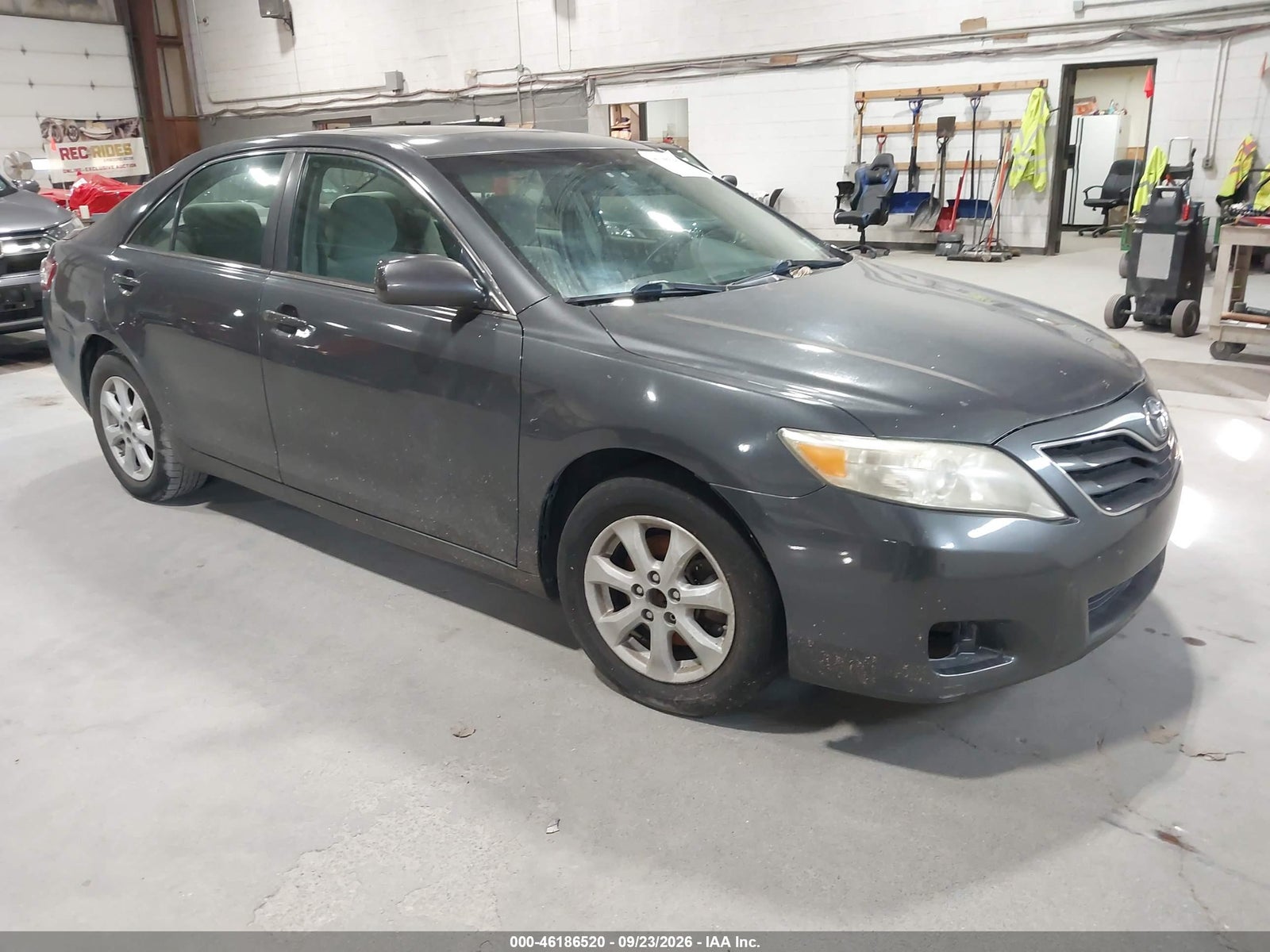 2011 TOYOTA CAMRY LE