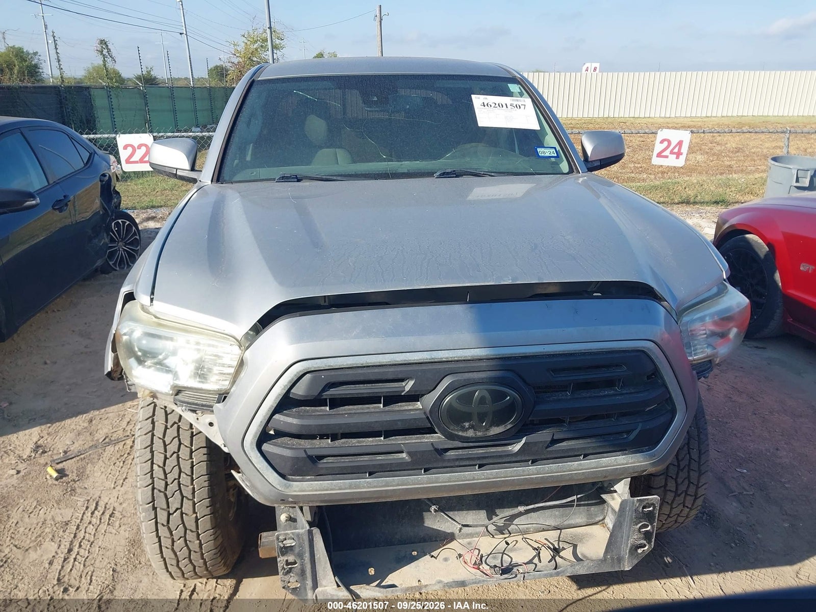 2018 Toyota Tacoma, auction photo 12