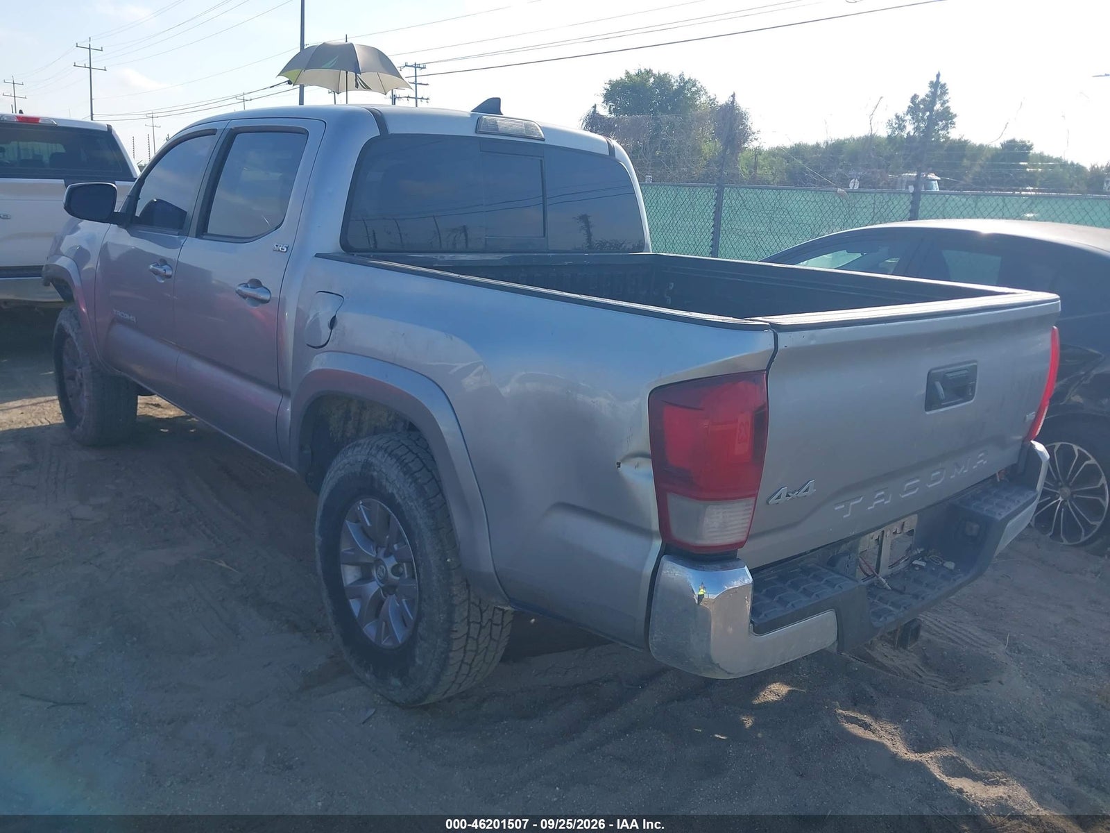 2018 Toyota Tacoma, auction photo 3