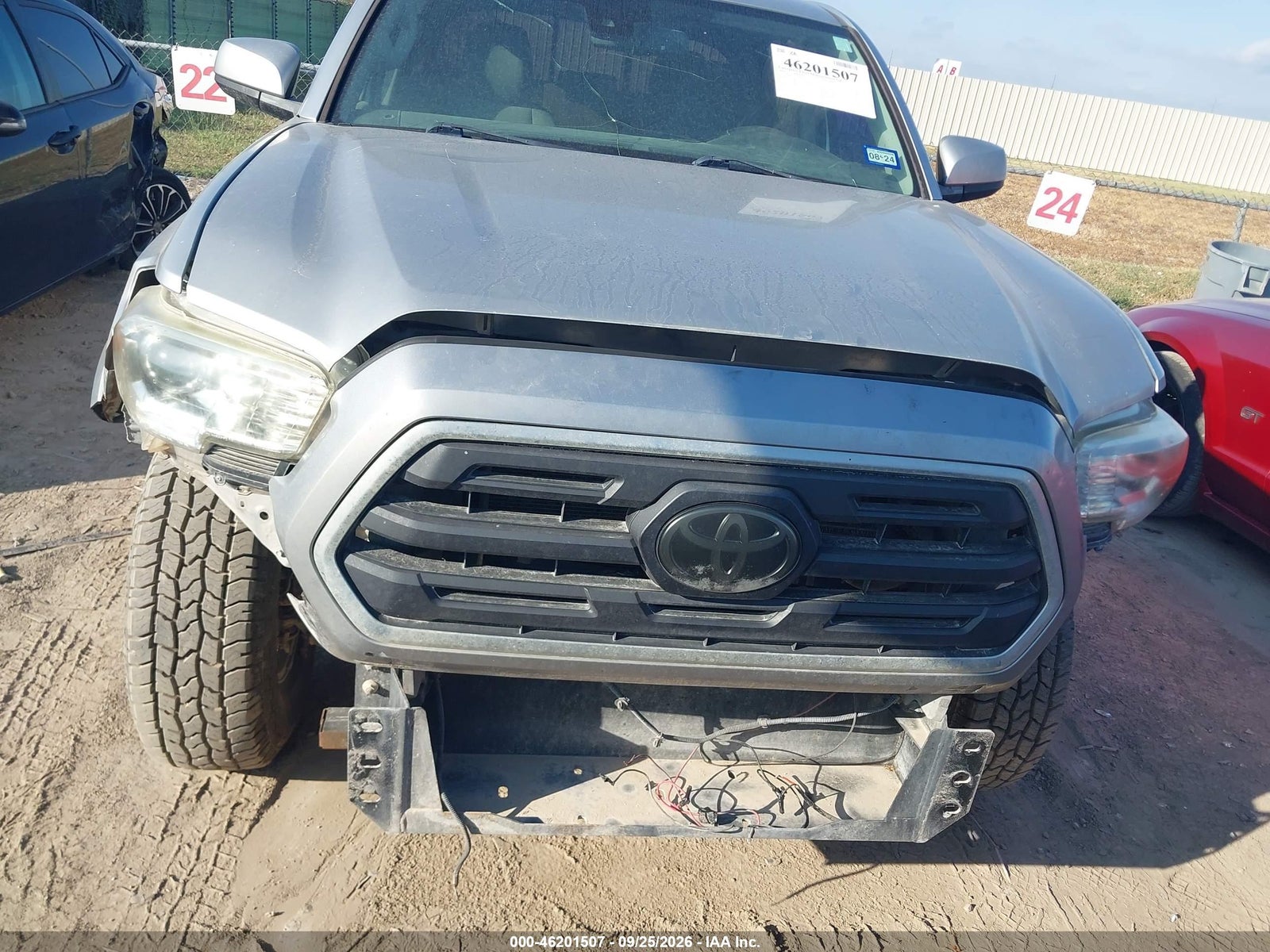 2018 Toyota Tacoma, auction photo 6