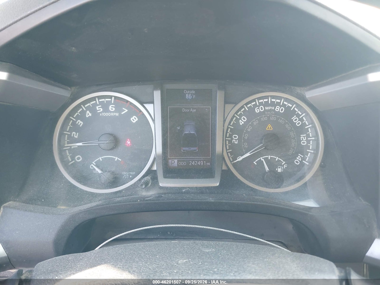 2018 Toyota Tacoma, auction photo 7