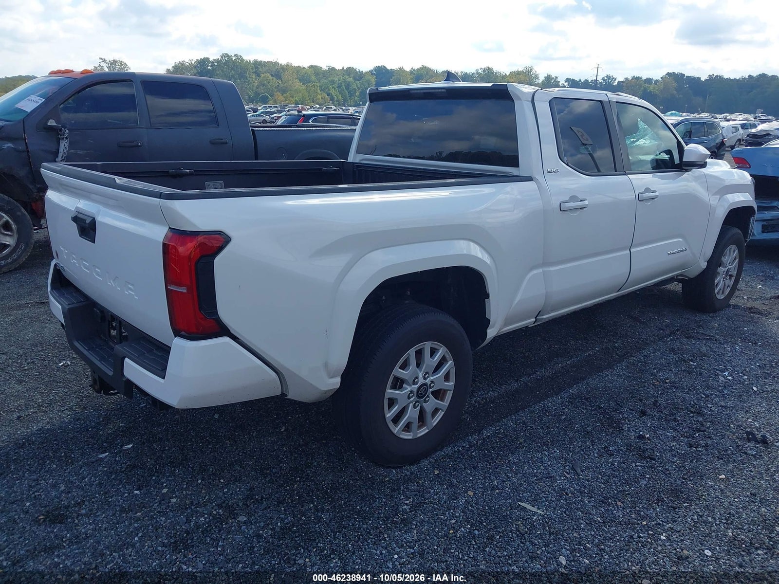 2025 Toyota Tacoma, auction photo 4