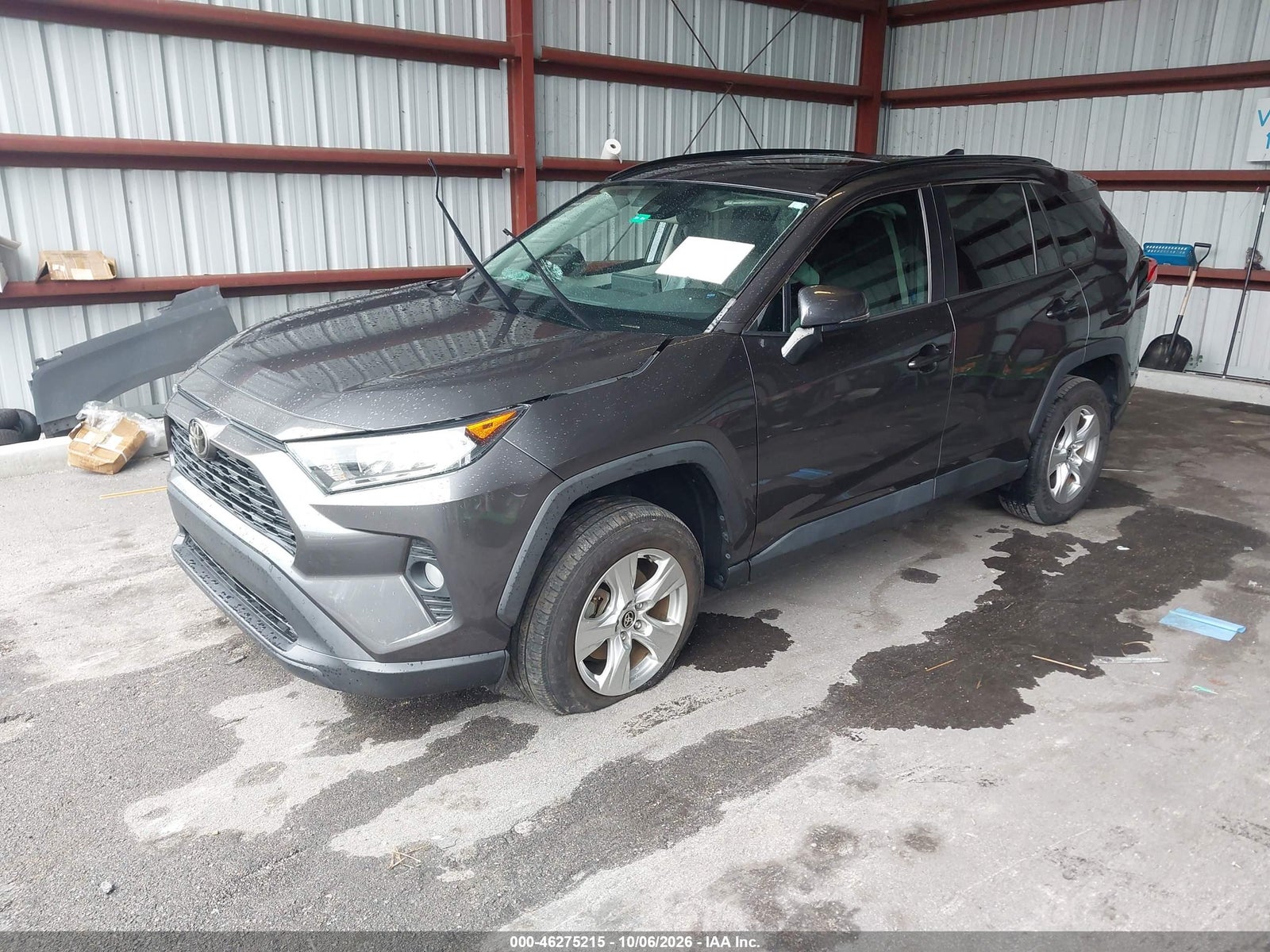 2021 Toyota RAV4, auction photo 2
