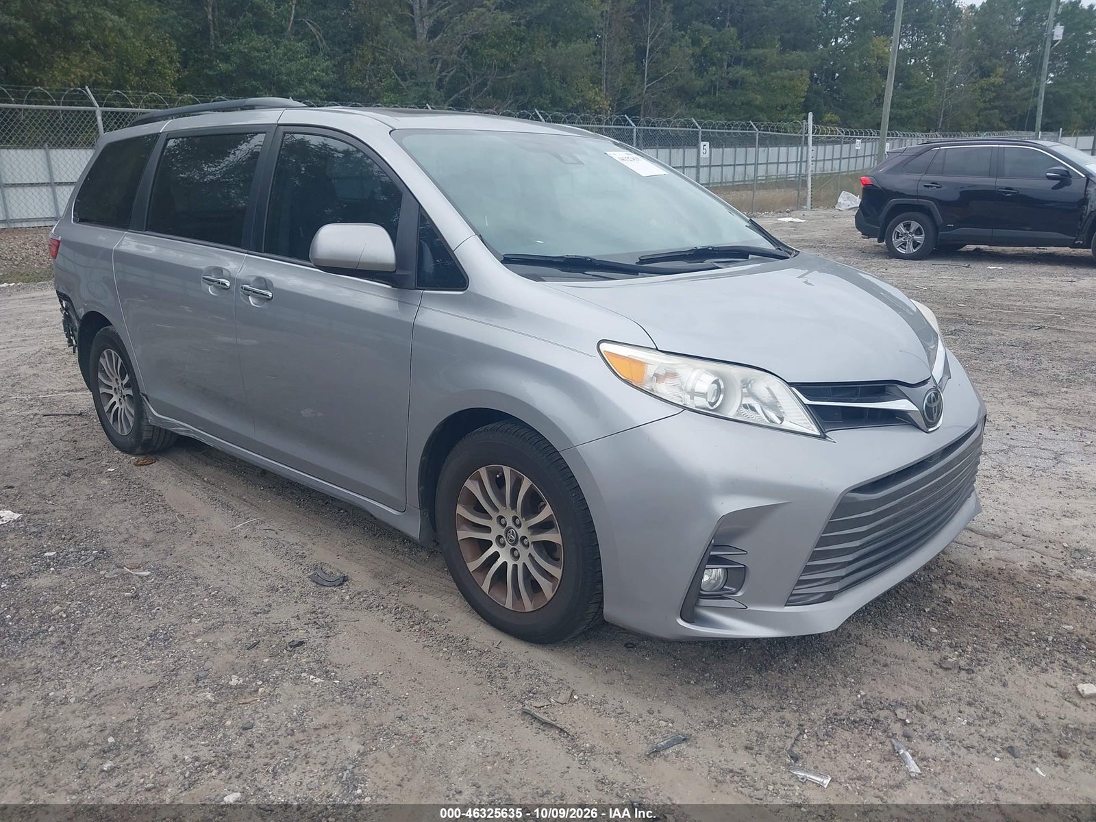 2018 TOYOTA SIENNA XLE 8 PASSENGER