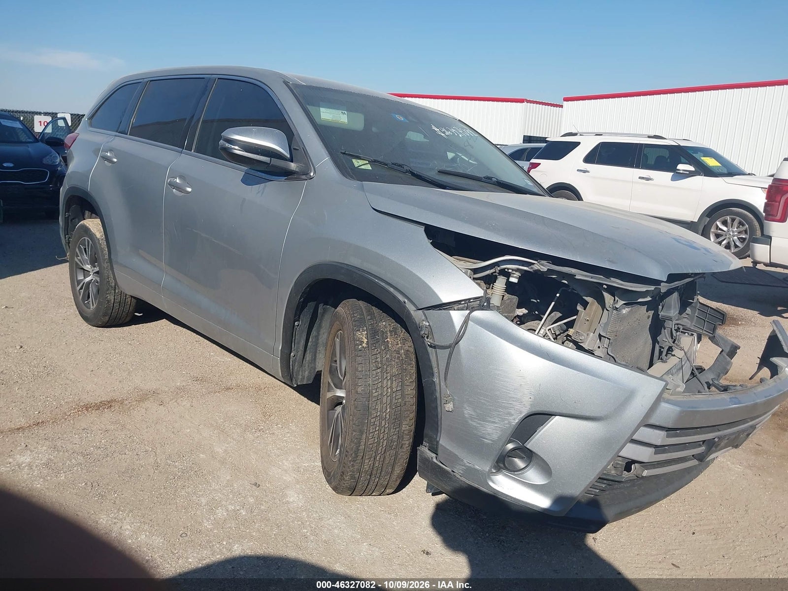 2017 TOYOTA HIGHLANDER LE