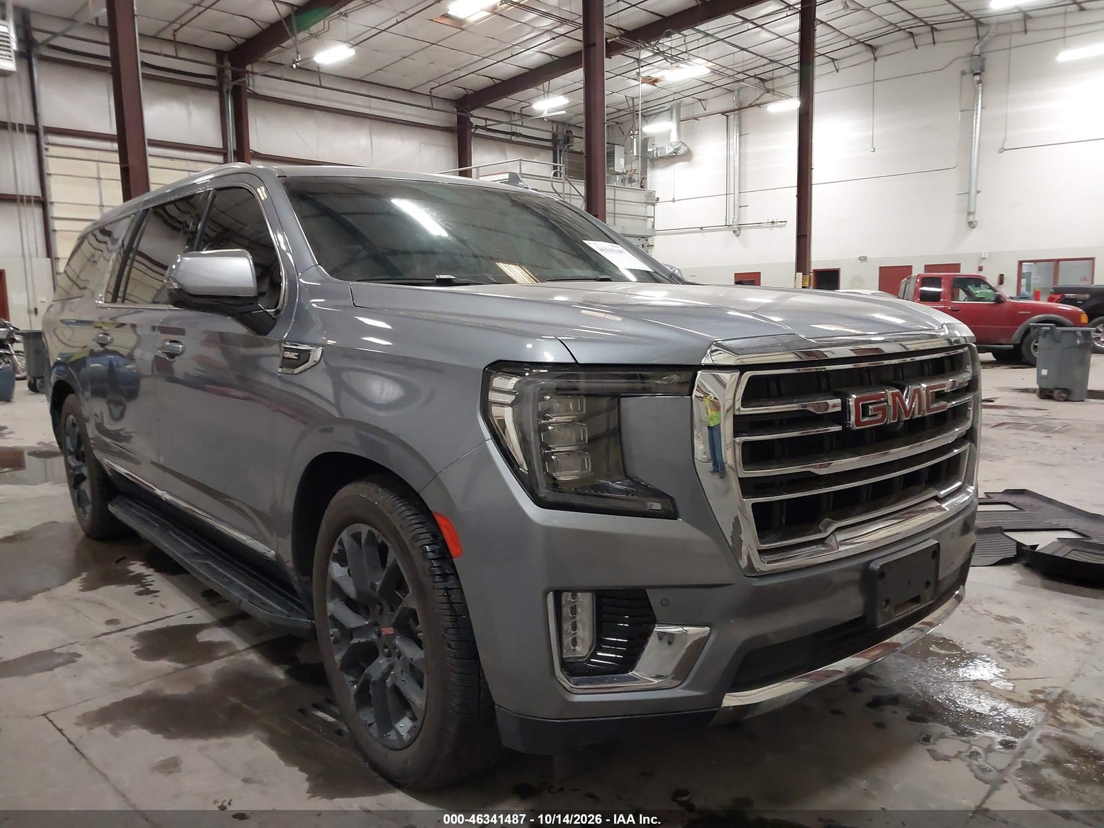 2022 GMC YUKON XL 4WD SLT