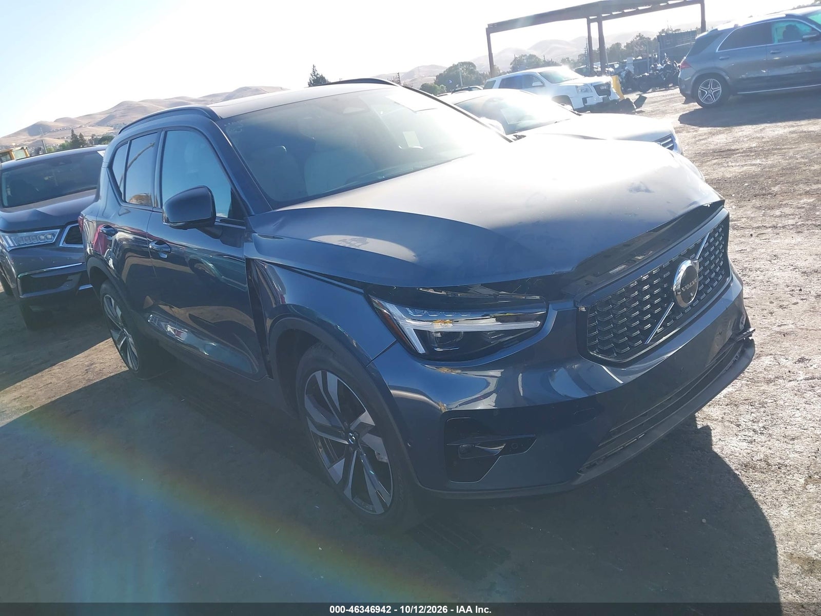 2026 VOLVO XC40 ULTRA, B5 AWD GAS (MILD HYBRID), DARK