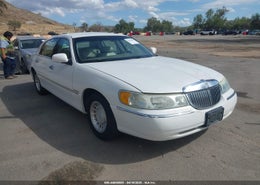 2002 Lincoln Town Car