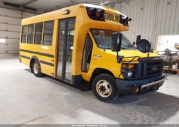 2016 Ford E-350 Cutaway