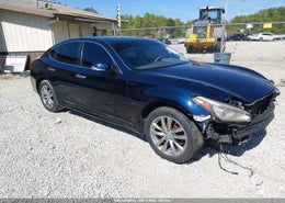 2015 Infiniti Q70