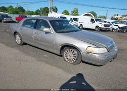 2003 Lincoln Town Car