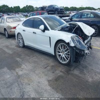 2017 Porsche Panamera 2