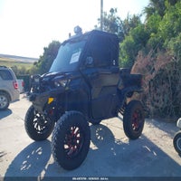 2023 Can-Am Defender Limited Cab Hd10