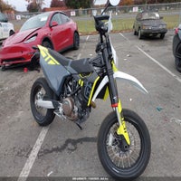 2024 Husqvarna Supermoto 701