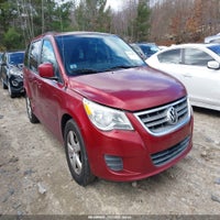 2011 Volkswagen Routan Se