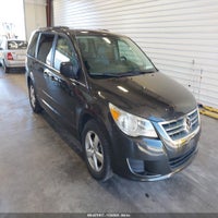 2011 Volkswagen Routan Se