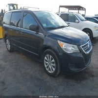 2012 Volkswagen Routan Se