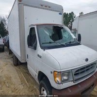 2002 Ford E-350 Cutaway Standard