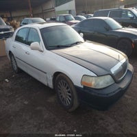 2003 Lincoln Town Car Signature