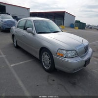 2006 Lincoln Town Car Signature Limited