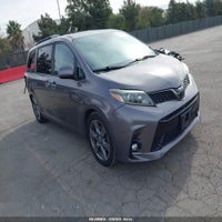 2019 Toyota Sienna Se 8 Passenger
