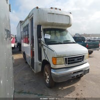2005 Ford E-350 Cutaway Standard