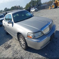 2006 Lincoln Town Car Signature