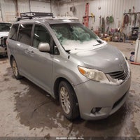 2013 Toyota Sienna Xle V6 8 Passenger