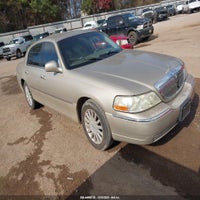 2005 Lincoln Town Car Signature