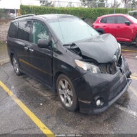 2014 Toyota Sienna Se 8 Passenger
