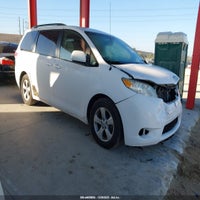 2012 Toyota Sienna Le V6 8 Passenger