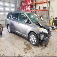 2015 Toyota Sienna Xle 8 Passenger