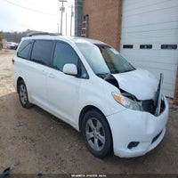 2017 Toyota Sienna Le 8 Passenger