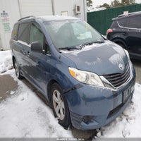 2013 Toyota Sienna Le V6 8 Passenger